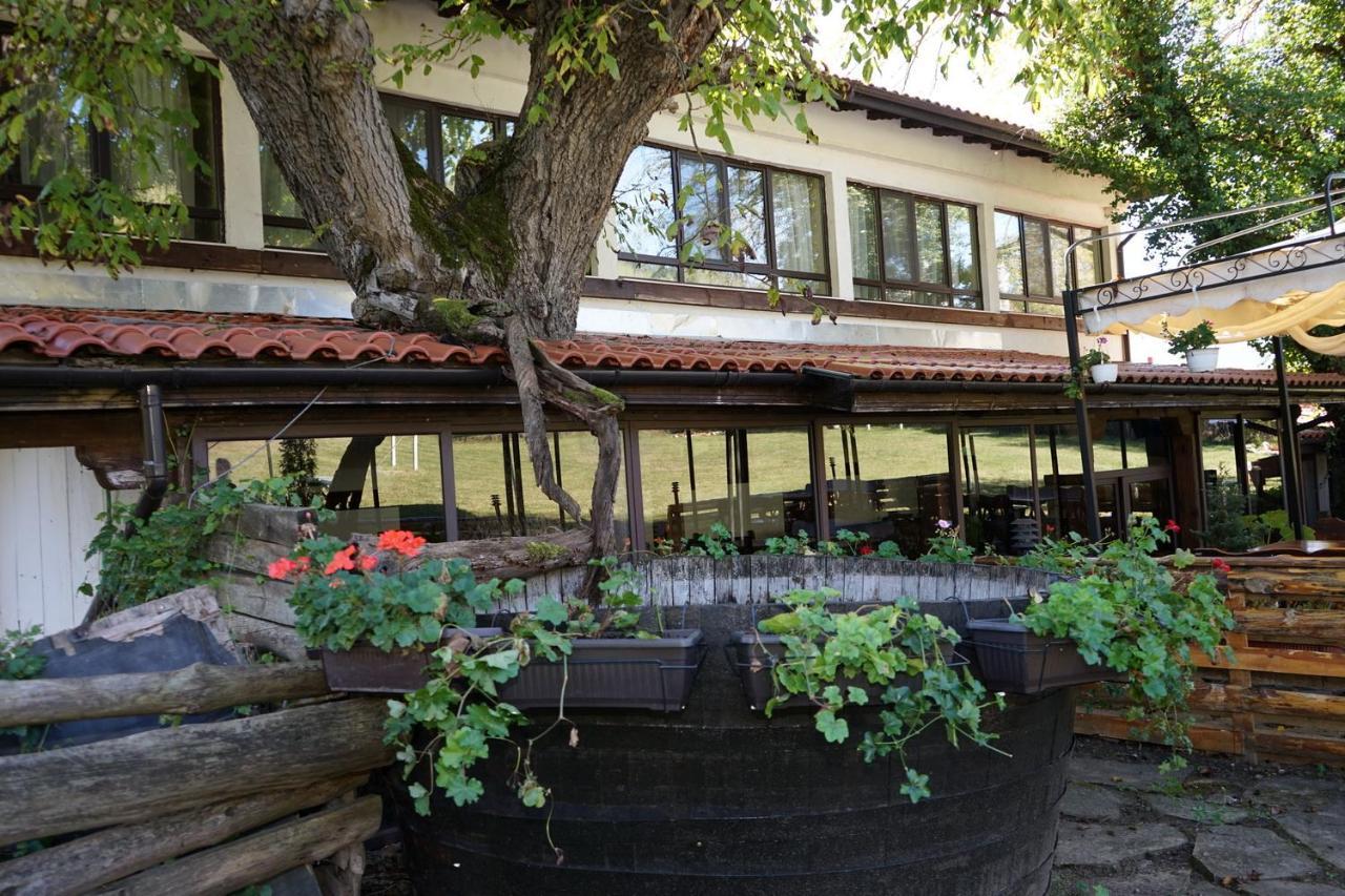 Complex Praveshki Hanove Pravets Exterior foto
